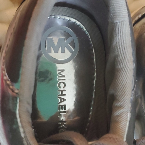 Shoes - Picture 3 of 5